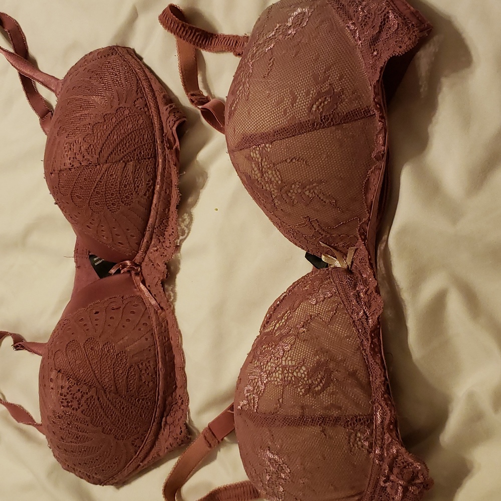 2 womens bras pre owned